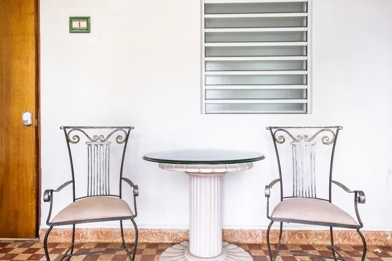 Prime Location At Condado Beach 3Br 2 Ba - Apt 1 San Juan